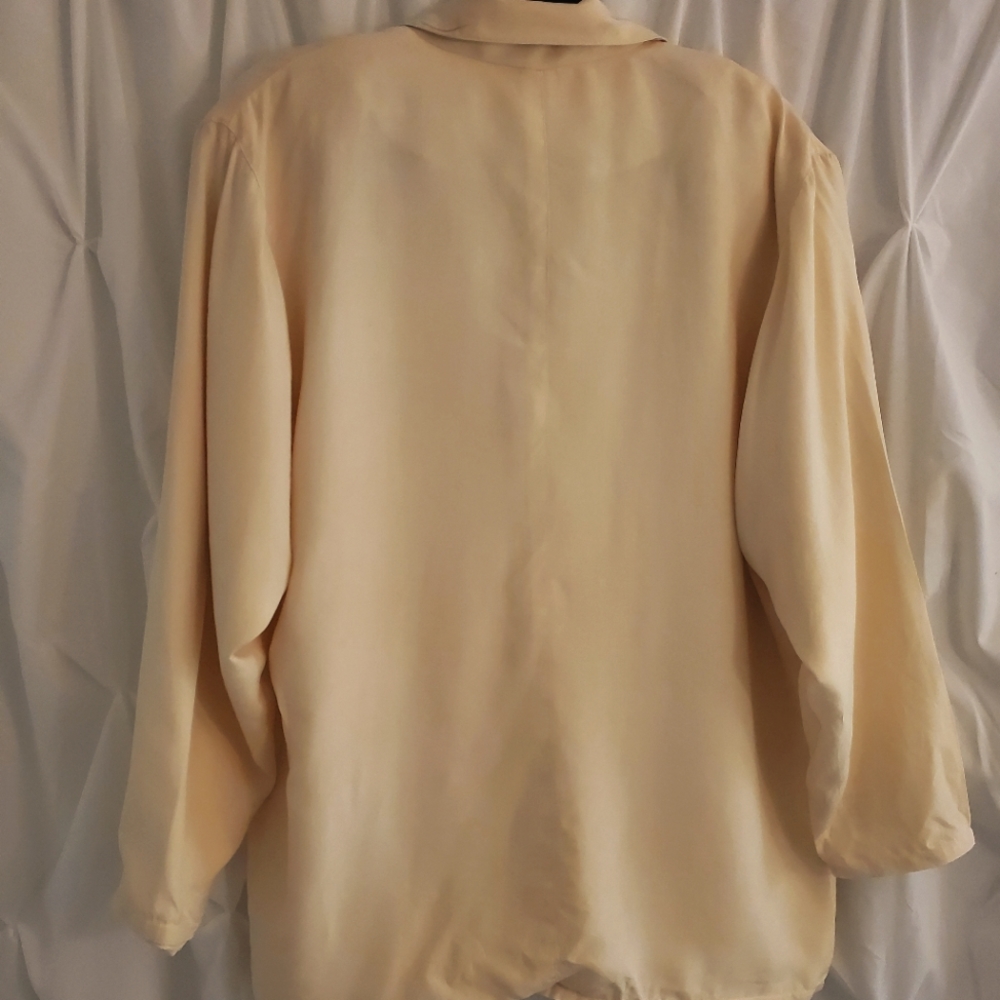 Saks Fith Avenue 100% Silk Blazer View 2